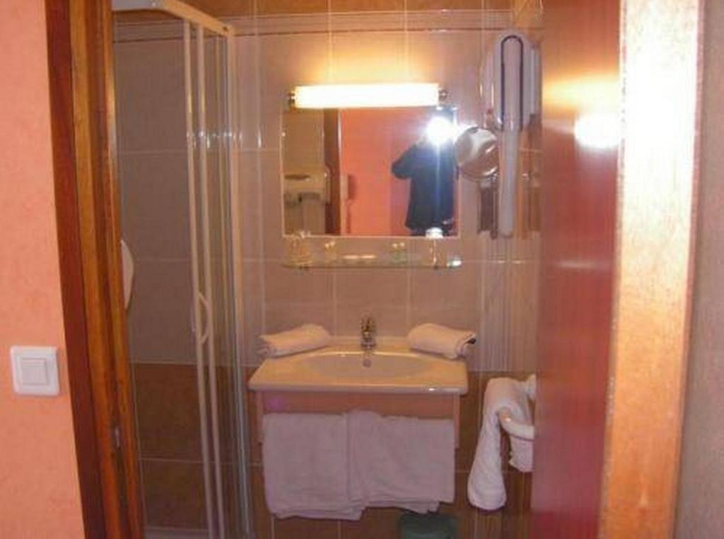 Au P'Tit Quinquin Hotel Le Val-Saint-Père Camera foto