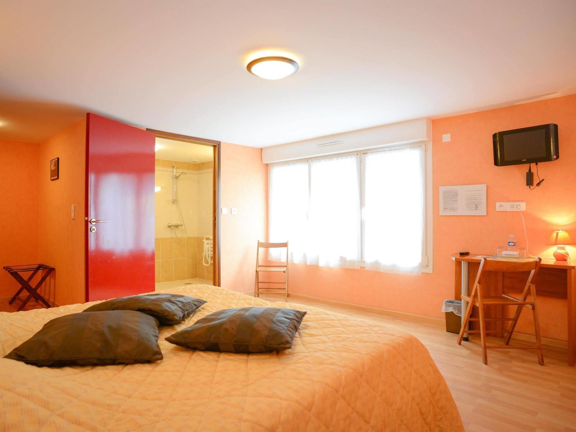 Au P'Tit Quinquin Hotel Le Val-Saint-Père Esterno foto